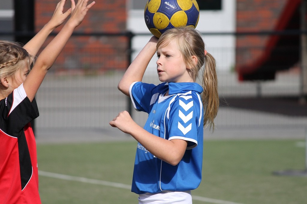 KVT E2 tegen DSC 031.jpg